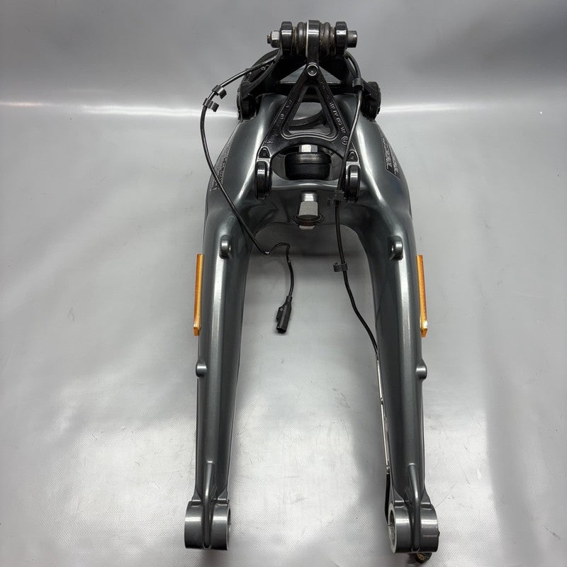 7720590 BMW K1300S FRONT WHEEL CARRIER 2007-2011 2012 2013 2014 2015 OEM 7720590