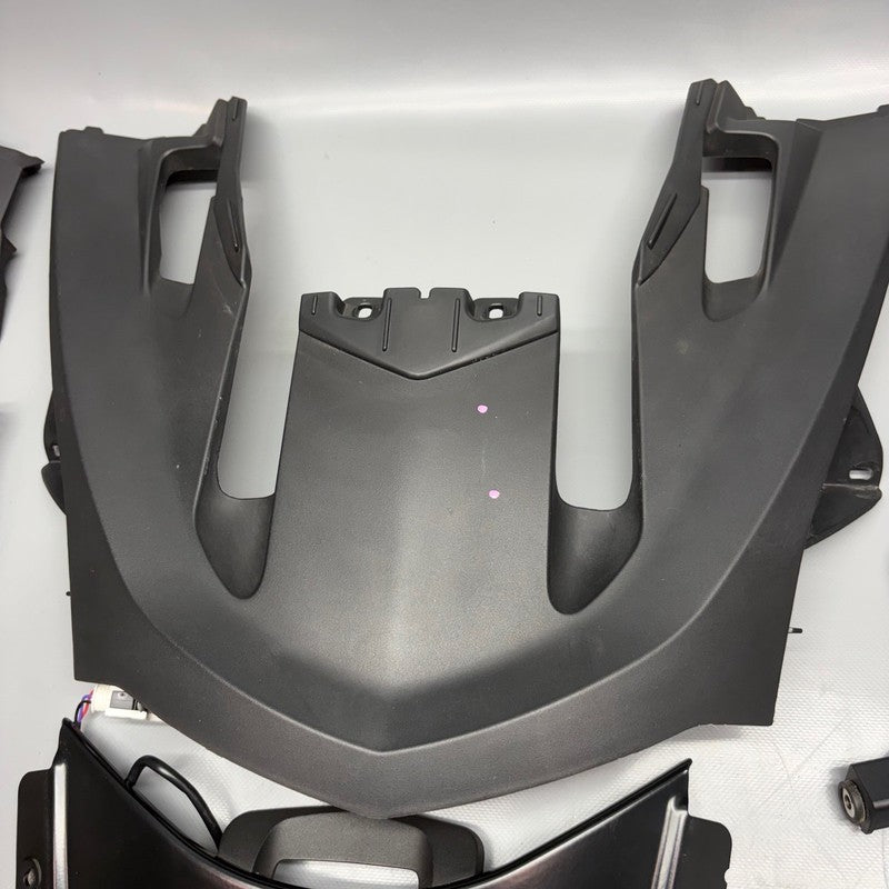 BMW K1600 BAGGER WINDSHIELD ADJUSTMENT COVER 2017 2018 2019 2020 2021 