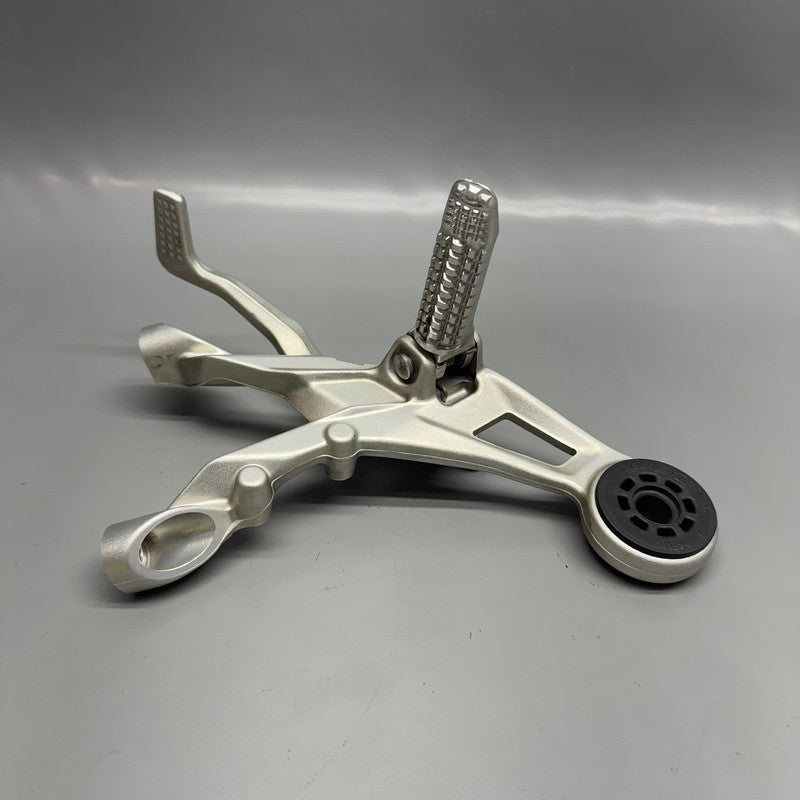 BMW S1000RR K67 FOOTPEG PLATE RIGHT 2018 2019 2020 2021 2022 2023 2024