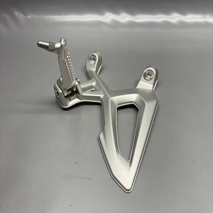 BMW S1000R FOOTREST PLATE LEFT 2020 2021 2022 2023 2024 2025 OEM 94676