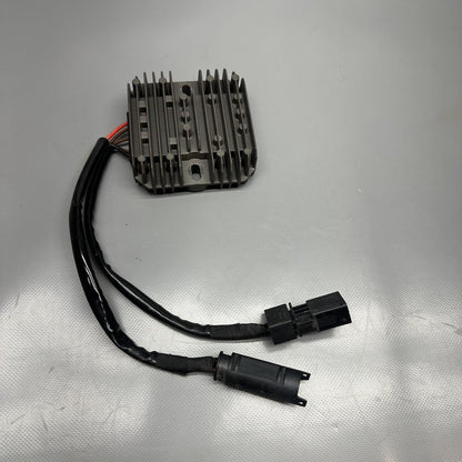 8559626 BMW G310GS RECFIFIER VOLTAGE  2018 2019 OEM 8559626