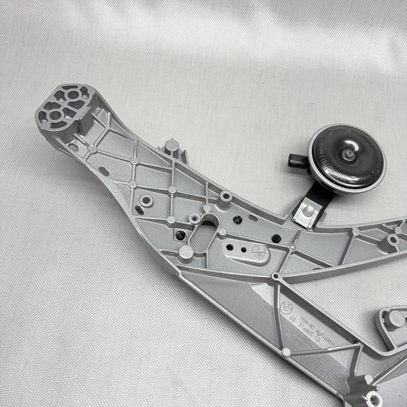 8528674 BMW R1250 GS RIGHT FAIRING MOUNT BRACKET 2018 2019 2020 OEM 8528674