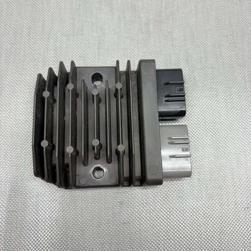 7718422 BMW C 650 SPORT VOLTAGE REGULATOR 2014 2015 2016 2017 2018 2019 2020 OEM 7718422