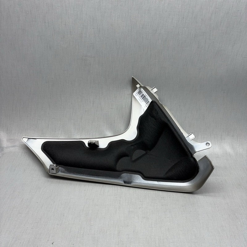 7686109 BMW C650 GT LATERAL TRIM PANEL LEFT FRONT 2011 2012 2013 2014 2015 OEM 7686109