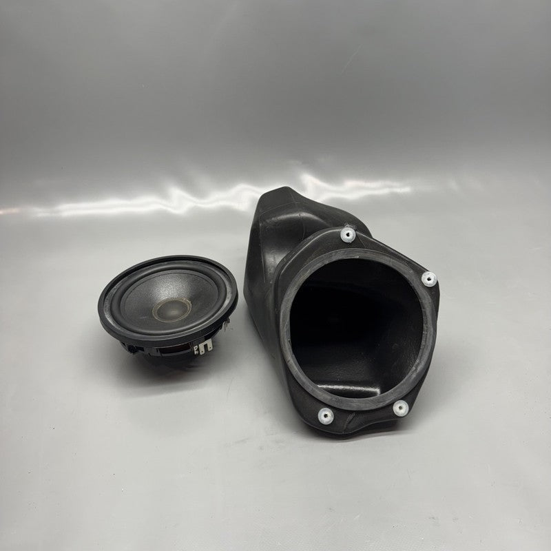 2305892 BMW K 1200LT LOUDSPEAKER BOX RIGHT 2005 2006 2007 2008 OEM 2305892