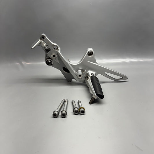 7678669 BMW F800ST FOOTREST LEFT FRONT 2005 2006 2007 2008 2009 2010 2011 OEM 7678669