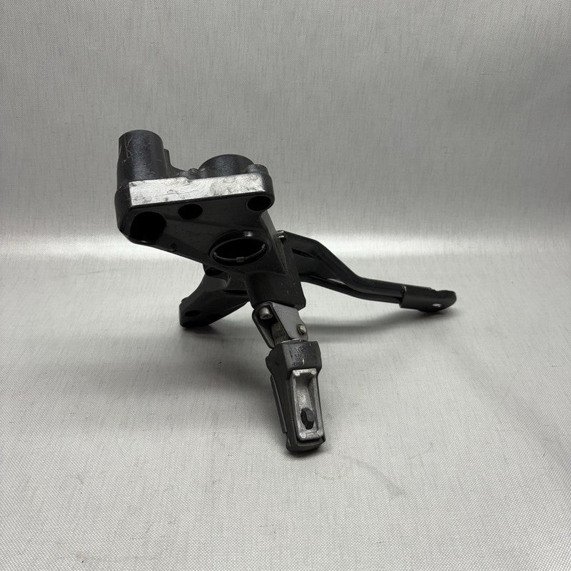 8555273 BMW C 650 SPORT RIGHT ENGINE MOUNT 2014 2015 2016 2017 2018 2019 2020 8555273