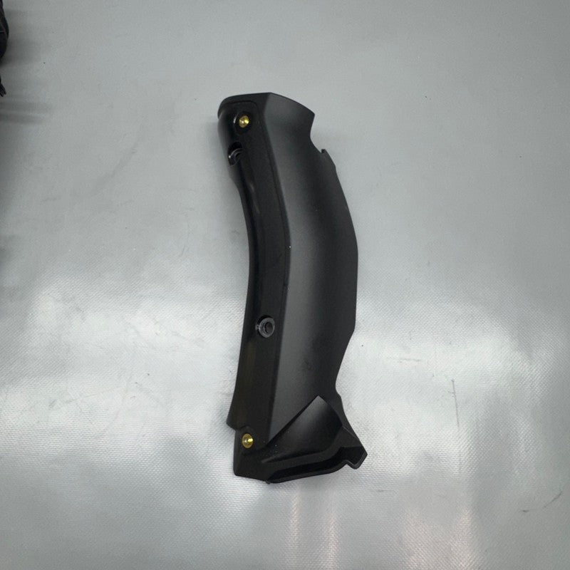 R18 TRANSCONTINENTAL BMW R18 TRANSCONTINENTAL SUCTION TUBE LEFT 2020 2021 2022 2023 2024 2025 OEM