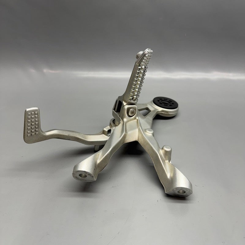 BMW S1000RR K67 FOOTPEG PLATE RIGHT 2018 2019 2020 2021 2022 2023 2024