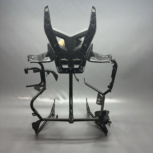 7725101 BMW C650 GT TRIM BRACKET FRONT 2011 2012 2013 2014 2015 OEM 7725101