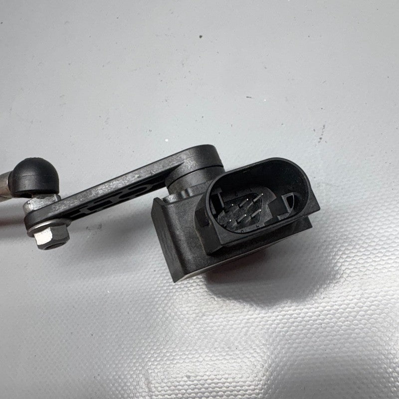BMW K1600 BAGGER LEVEL SENSOR 2017 2018 2019 2020 2021 OEM 6870000