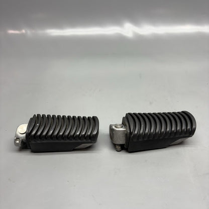 7664525 BMW R1200GS FOOTPEG RIGHT LEFT REAR 2009 2010 2011 2012 2013 OEM 7664525