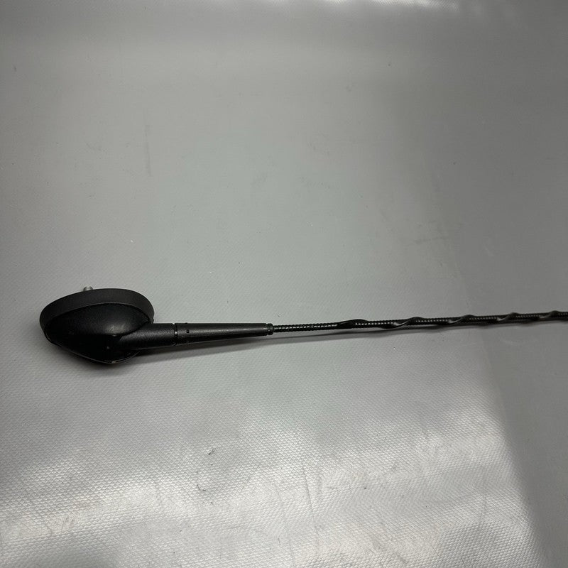 7728901 BMW K1600GTL ANTENNA 2015 2016 2017 2018 2019 2020 2021 OEM 7728901