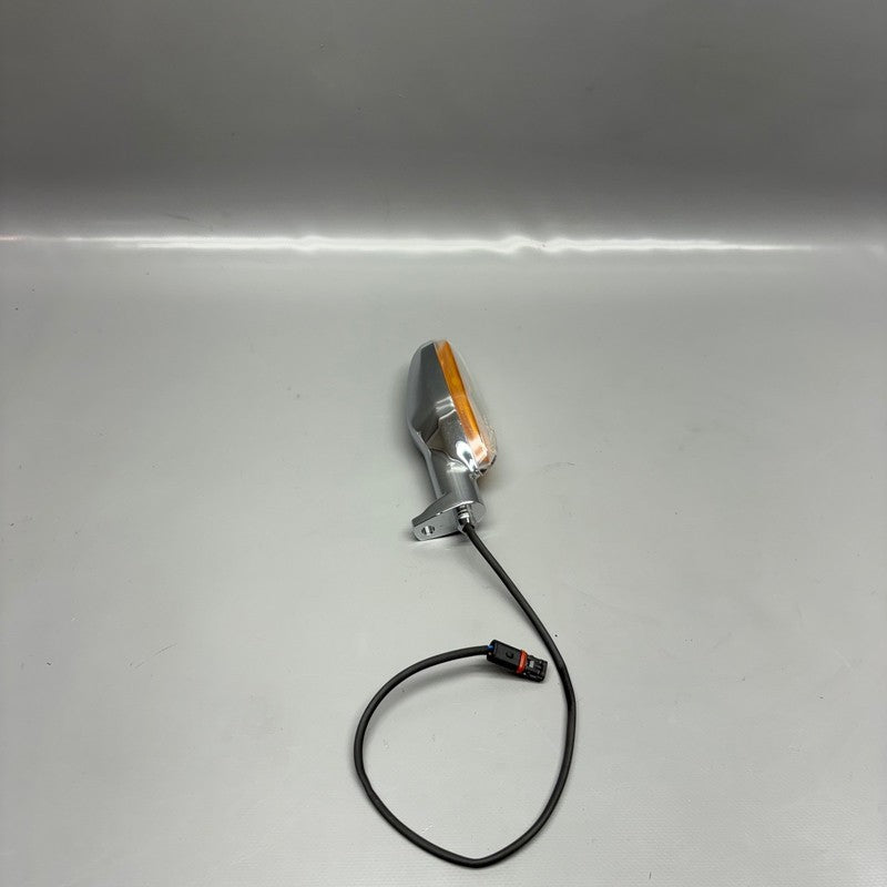 R18 B BMW R18 B SIGNAL LIGHT RIGHT 2020 2021 2022 2023 2024 OEM
