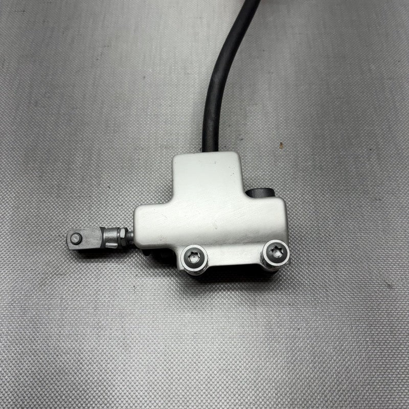 R1150RS BMW R1150RS REAR BRAKE MASTER CYLINDER 2002 2003 2004 2005 2006 OEM