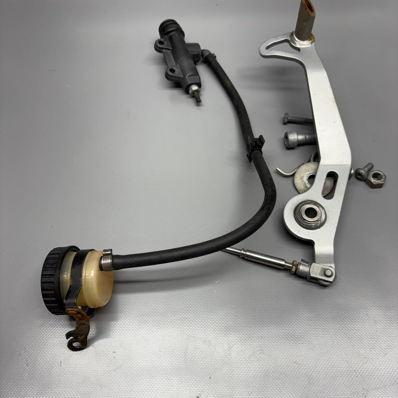 BMW R1200 RT REAR PEDAL WITH MASTER CYLINDER 2005 2006 2007 2008 2009 