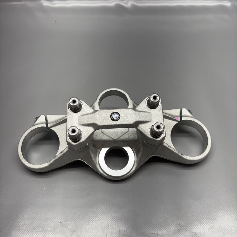 8404205 BMW F900R TRIPLE TREE CLAMP UPPER 2020 2021 2022 2023 2024 OEM 8404205