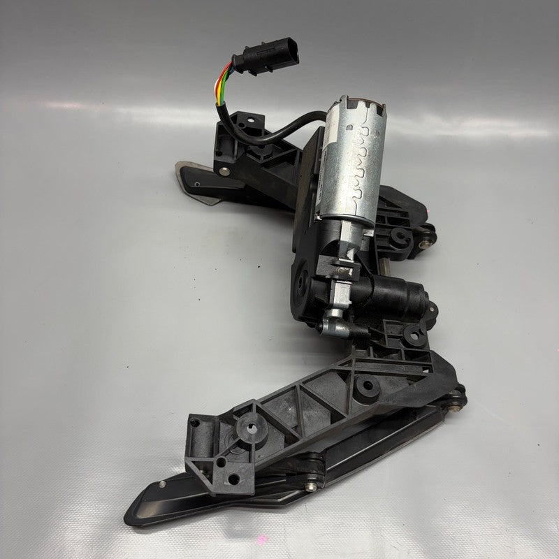 BMW K1600 BAGGER WINDSHIELD ADJUSTMENT 2017 2018 2019 2020 2021 OEM 85