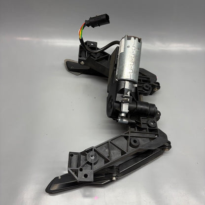 BMW K1600 BAGGER WINDSHIELD ADJUSTMENT 2017 2018 2019 2020 2021 OEM 85