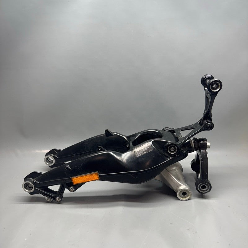 7717732 BMW K1600GTL FRONT SWINGARM WHEEL CARRIER 2015 2016 2017 2018 2019 2020 2021 OEM