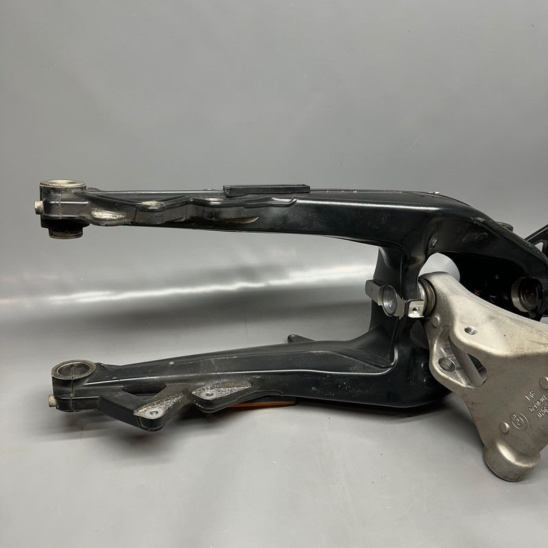 BMW K1600GT SWINGARM WHEEL CARRIER FRONT 2015 2016 2017 2018 2019 2020