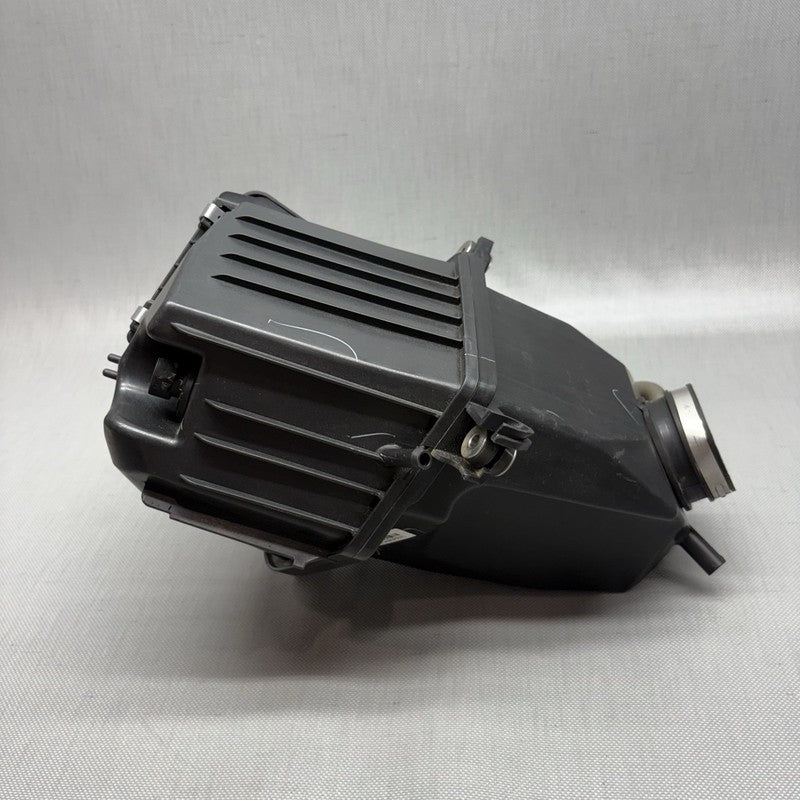 8556563 BMW G 310R AIR INTAKE CLEANER BOX 2016 2017 2018 2019 2020 OEM 8556563