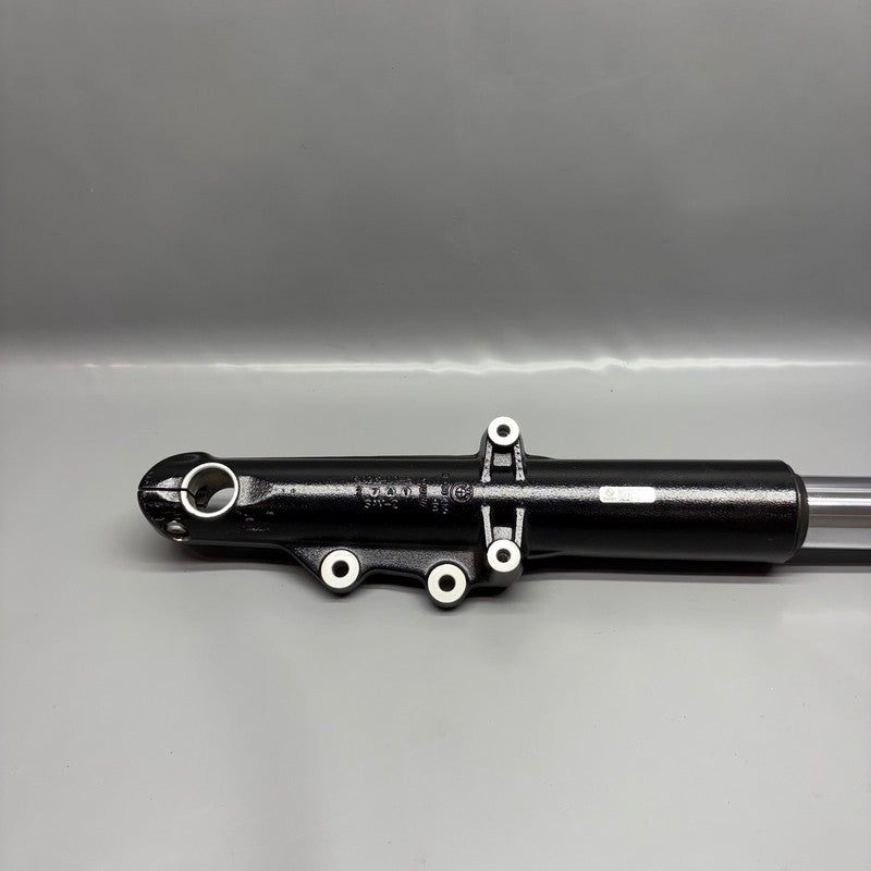 R18 B BMW R18 B FROK LEG RIGHT 2020 2021 2022 2023 2024 OEM
