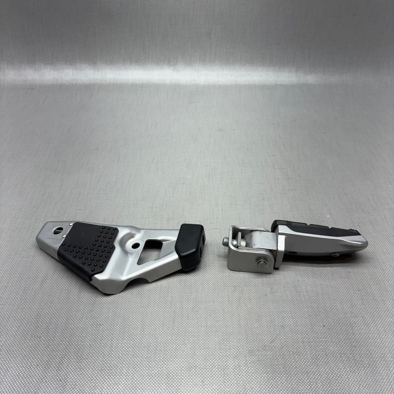 R1150RS BMW R1150RS FOOTPEG PLATE RIGHT REAR 2002 2003 2004 2005 2006 OEM