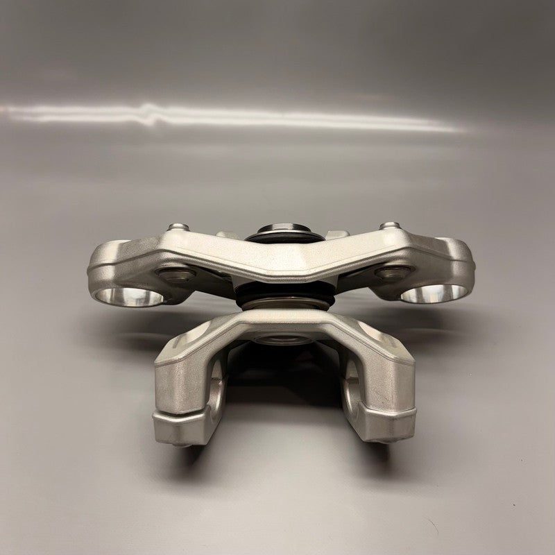 BMW R1300GS TROPHY FORK BRIDGE UPPER 2022 2023 2024 2025 OEM 7924206