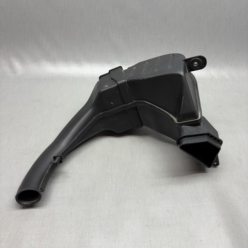 7724929 BMW C650 GT INTAKE MANIFOLD 2011 2012 2013 2014 2015 OEM 7724929