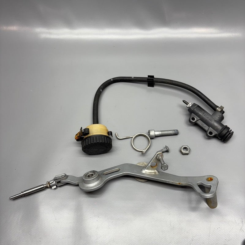 BMW R1200 RT REAR PEDAL WITH MASTER CYLINDER 2005 2006 2007 2008 2009 
