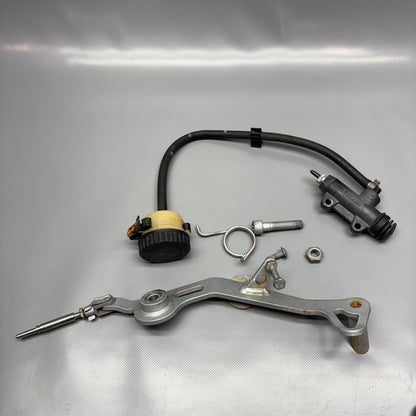 BMW R1200 RT REAR PEDAL WITH MASTER CYLINDER 2005 2006 2007 2008 2009 
