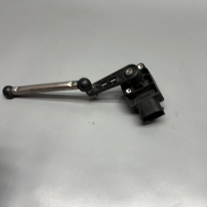 BMW K1600 BAGGER LEVEL SENSOR 2017 2018 2019 2020 2021 OEM 6870000