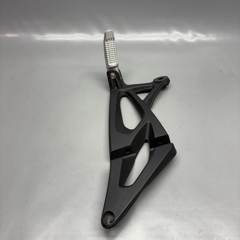 7660170 BMW K1300S FOOTREST WITH HOLDER RIGHT REAR OEM 2007-2012 2013 2014 2015 7660170