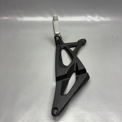7660170 BMW K1300S FOOTREST WITH HOLDER RIGHT REAR OEM 2007-2012 2013 2014 2015 7660170