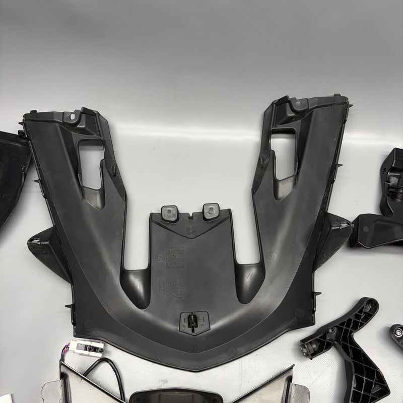 BMW K1600 BAGGER WINDSHIELD ADJUSTMENT COVER 2017 2018 2019 2020 2021 