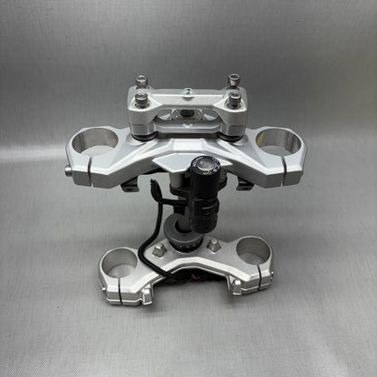 BMW G310R TRIPLE TREE CROSS BRACE 2017 2018 OEM