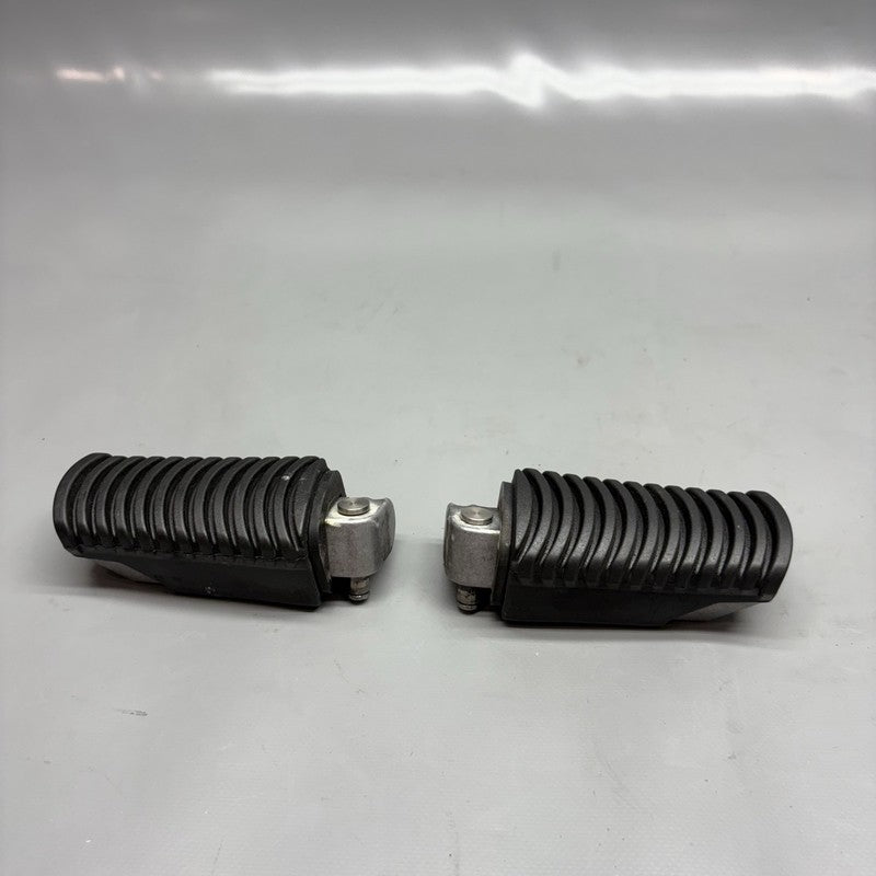 7664525 BMW R1200GS FOOTPEG RIGHT LEFT REAR 2009 2010 2011 2012 2013 OEM 7664525