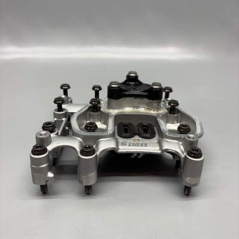 BMW S1000R CYLINDER HEAD CAMSHAFT BRACKET 2020 2021 2022 2023 2024 OEM