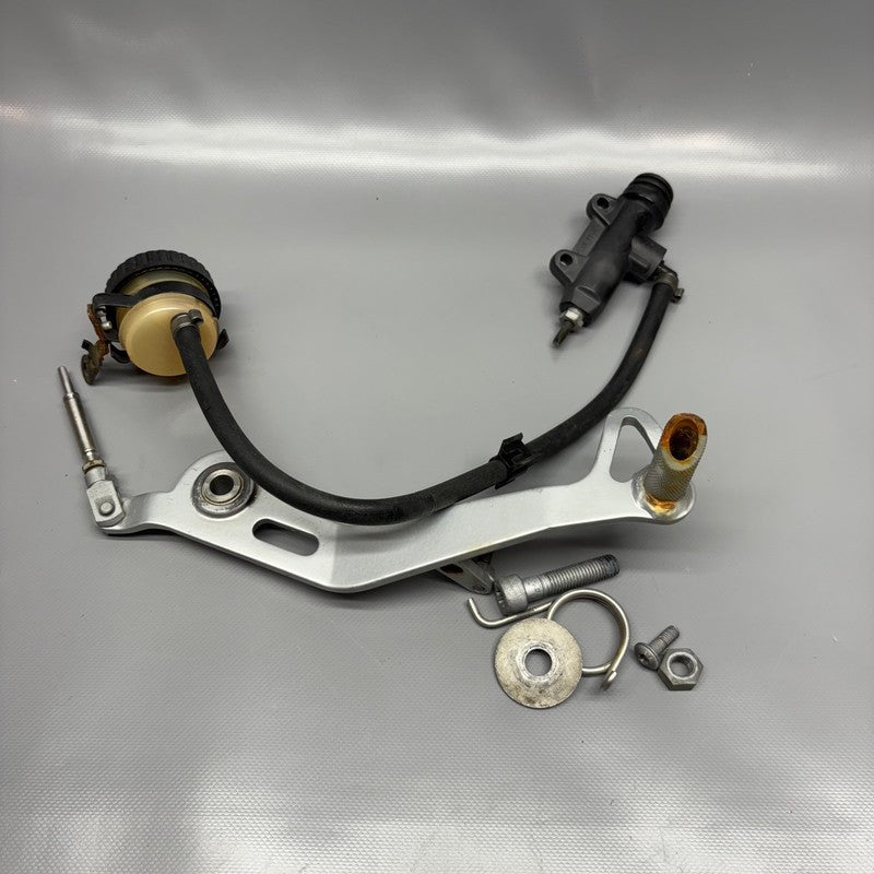 BMW R1200 RT REAR PEDAL WITH MASTER CYLINDER 2005 2006 2007 2008 2009 
