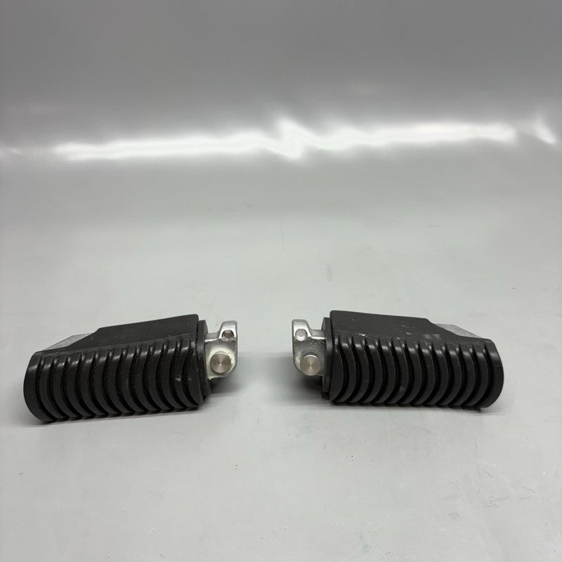 7664525 BMW R1200GS FOOTPEG RIGHT LEFT REAR 2009 2010 2011 2012 2013 OEM 7664525