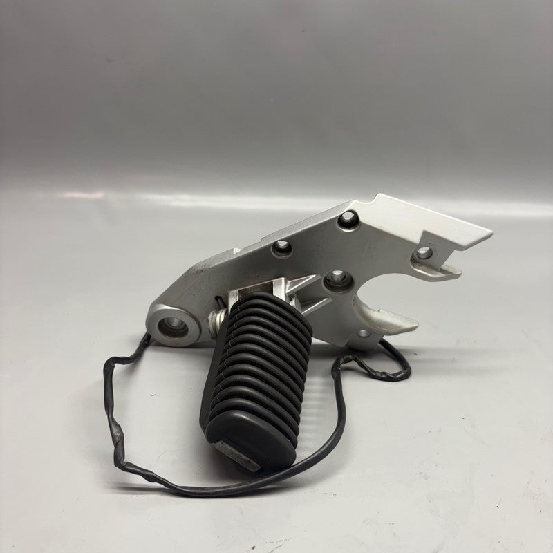BMW R 1100R FOOTPEG RIGHT REAR 1993-1996 1997 1998 1999 2000 2001 OEM 