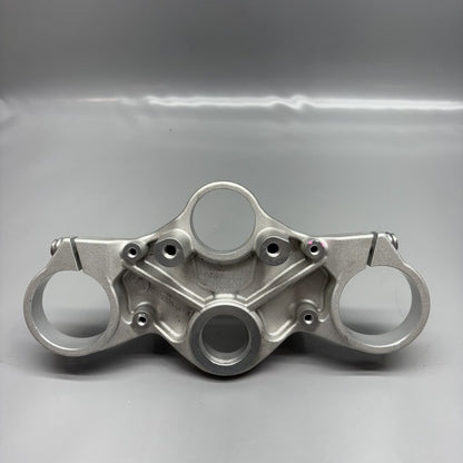 8404205 BMW F900R TRIPLE TREE CLAMP UPPER 2020 2021 2022 2023 2024 OEM 8404205