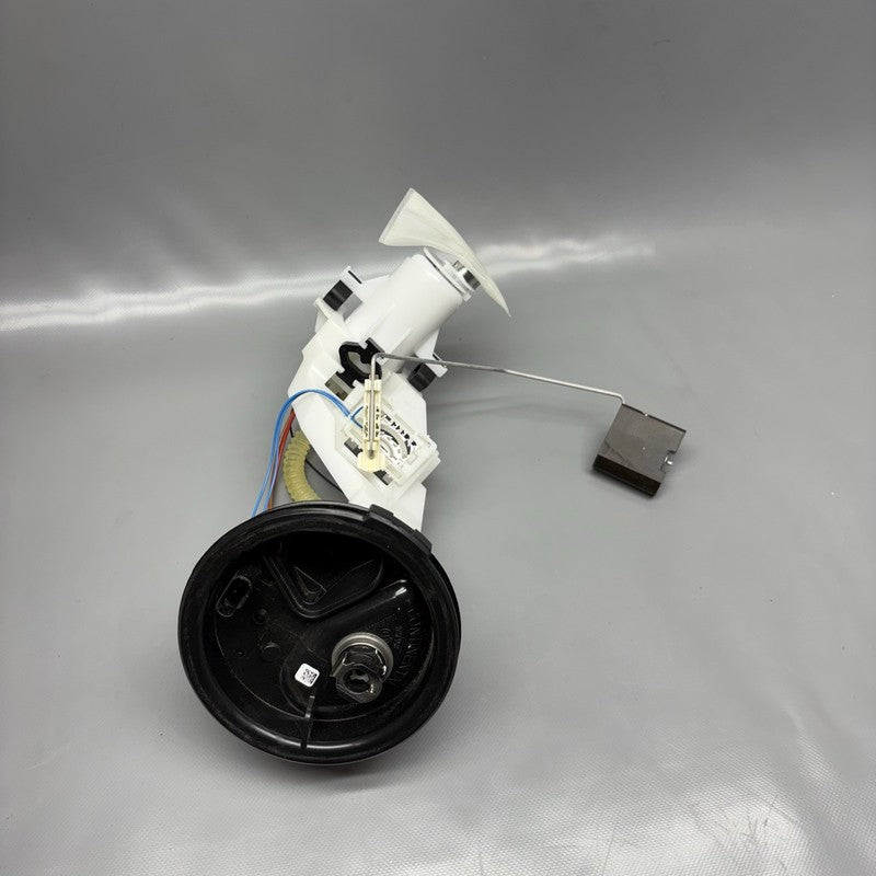 8563526 BMW K1600GTL FUEL PUMP 2015 2016 2017 2018 2019 2020 2021 OEM 8563526