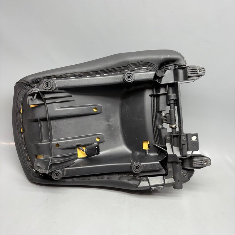 BMW K1600GT PASSENGER SEAT 2011 2012 2013 2014 2015 2016 OEM 7712119