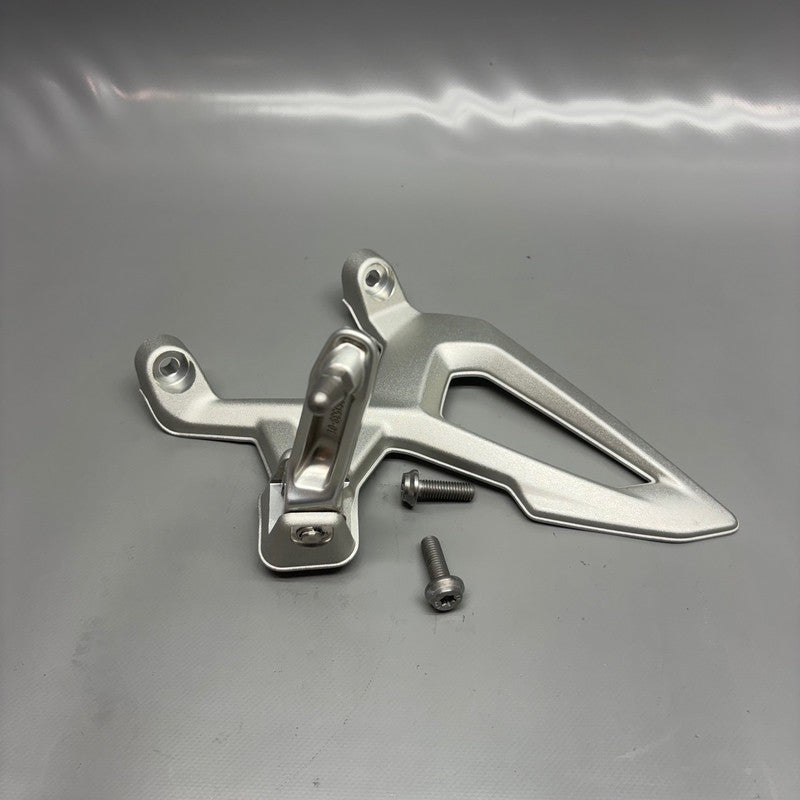 BMW S1000R FOOTREST PLATE LEFT 2020 2021 2022 2023 2024 2025 OEM 94676