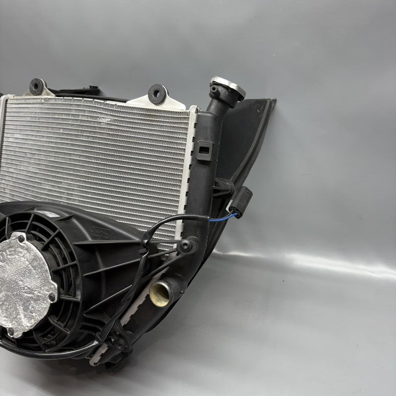 7699517 BMW K1300S RADIATOR WITH FAN  2007 08 09 10 2011 2012 2013 2014 2015 OEM 7699517