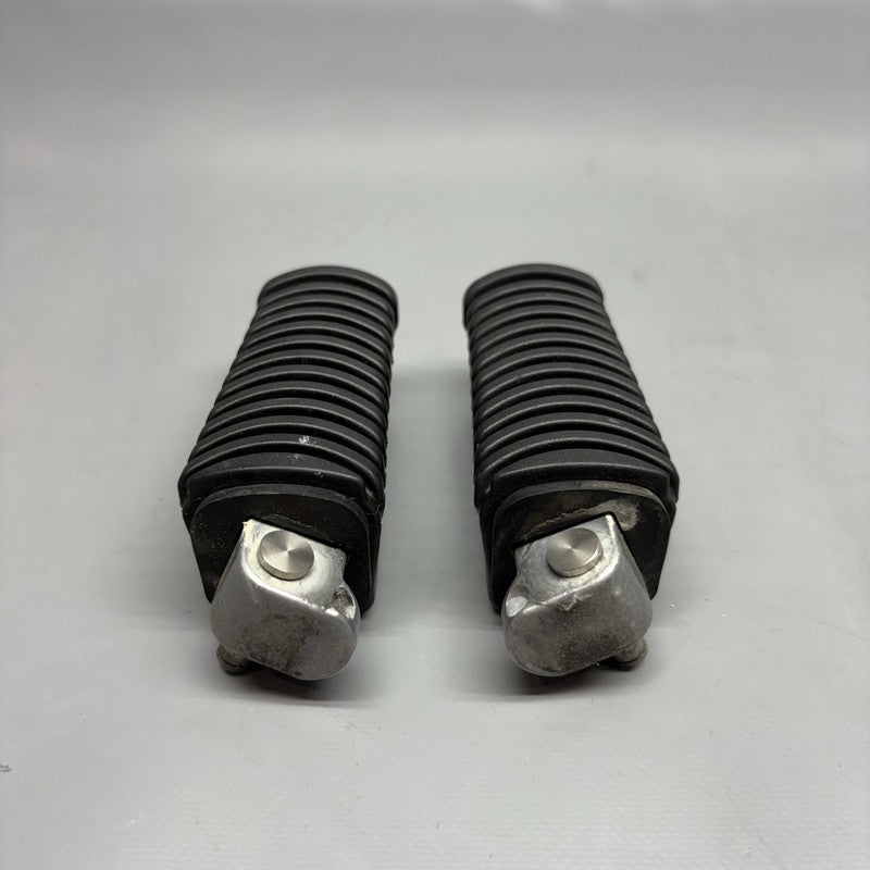 7664525 BMW R1200GS FOOTPEG RIGHT LEFT REAR 2009 2010 2011 2012 2013 OEM 7664525