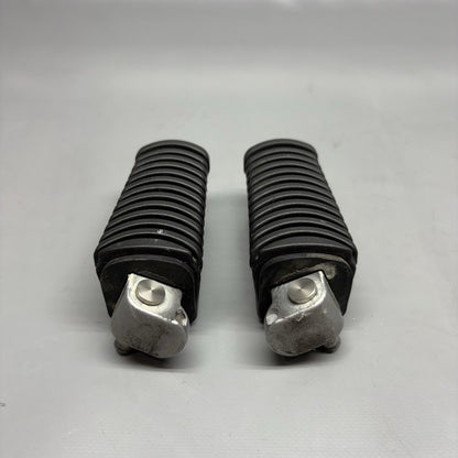 7664525 BMW R1200GS FOOTPEG RIGHT LEFT REAR 2009 2010 2011 2012 2013 OEM 7664525