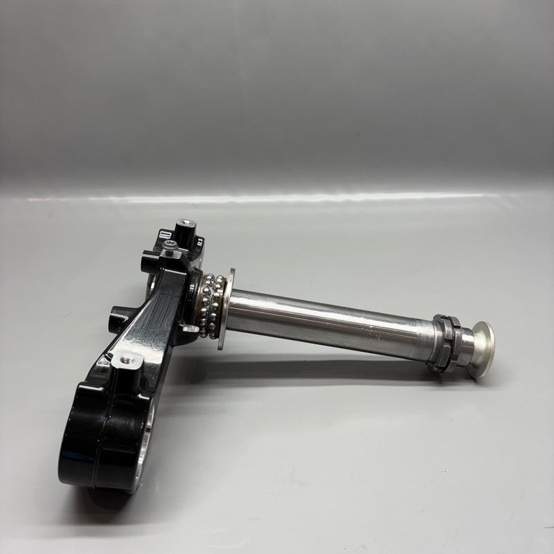 9899335 BMW R18 TRANSCONTINENTAL LOWER FORK CROSS BRACE 2020 2021 2022 2023 2024 2025